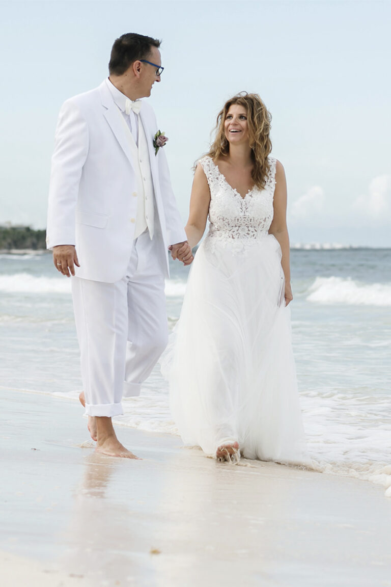 Elopement Wedding Photography at Playa de Secreto in Riviera Maya