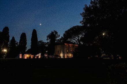 Reeya and Neil under the warm lights of Villa Piccolomini, closing their unforgettable Sangeet night in Rome.