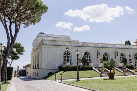 Panoramic view of Rome from Villa Miani, the perfect setting for Reeya and Neil’s destination wedding.